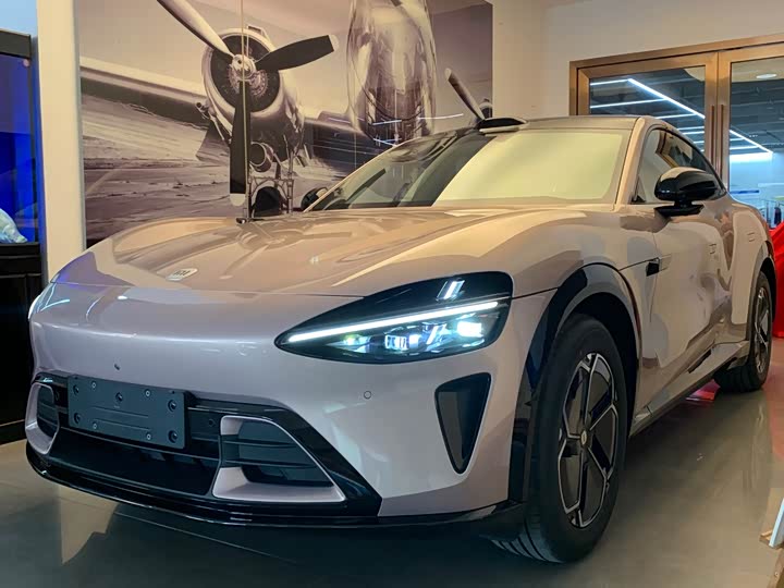 Фото 2 - Xiaomi YU7