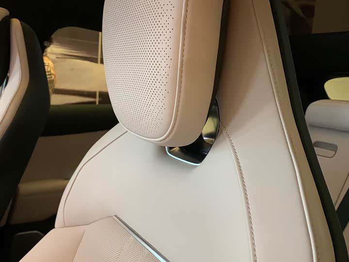 Фото 7 - Xiaomi YU7