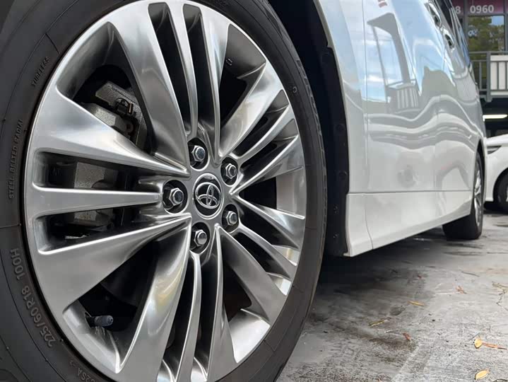 Фото 4 - Toyota Alphard