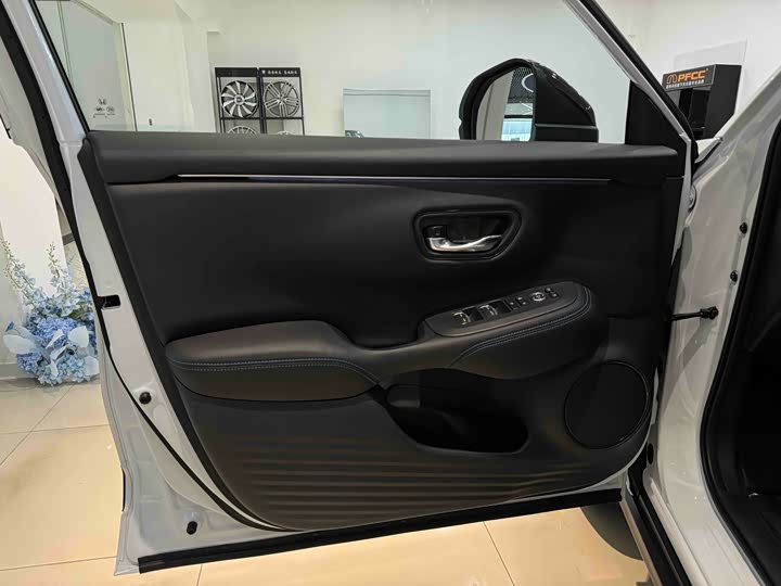 Фото 7 - Honda HR-V