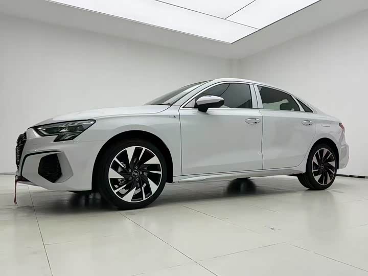 Фото 1 - Audi A3