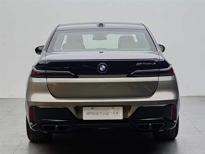 Фото 5 - BMW 7 Series Hybrid