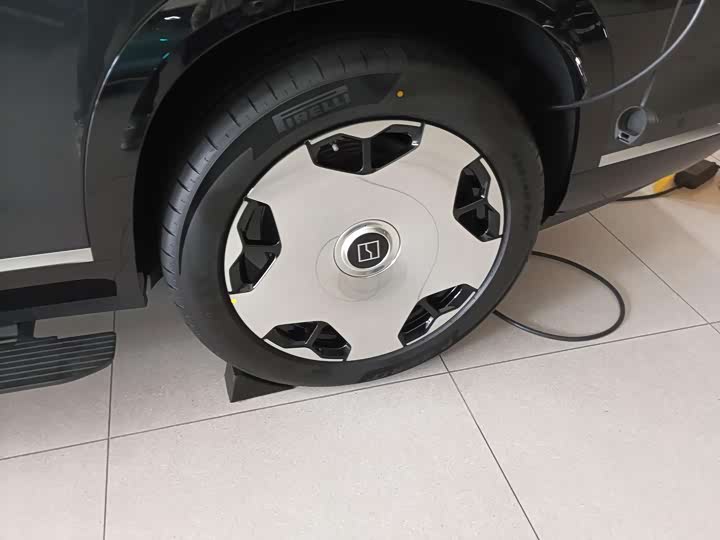 Фото 9 - Zeekr 9X