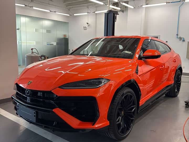 Фото 1 - Lamborghini Urus SE