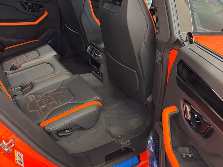 Фото 9 - Lamborghini Urus SE