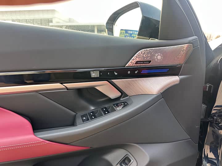 Фото 6 - BMW 5 Series