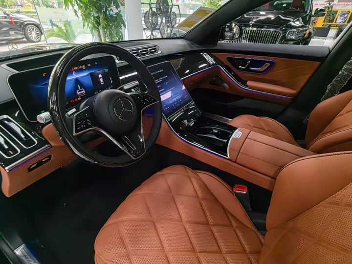 Фото 4 - Mercedes-Benz Maybach S-Class