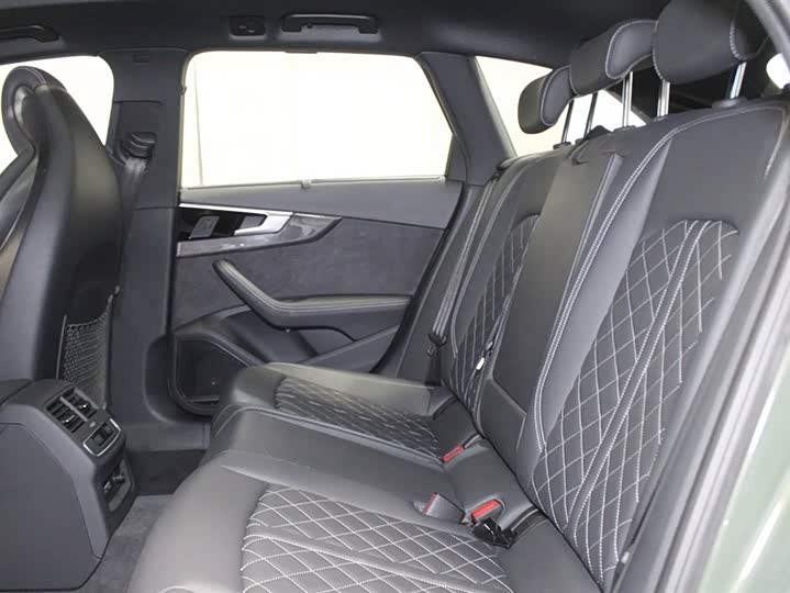 Фото 8 - Audi S4