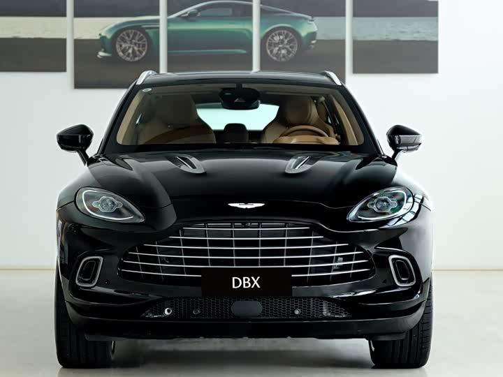 Фото 1 - Aston Martin DBX