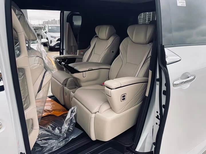 Photo 5 - Toyota Vellfire