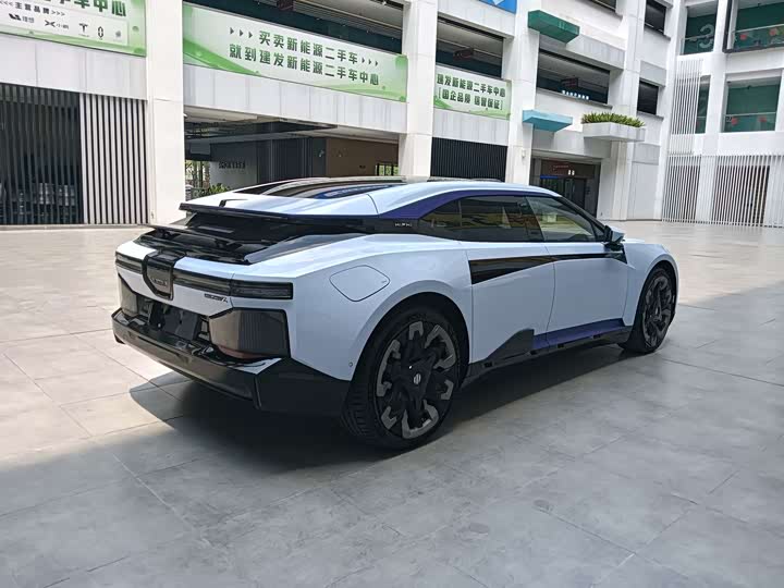 Фото 4 - HiPhi Z