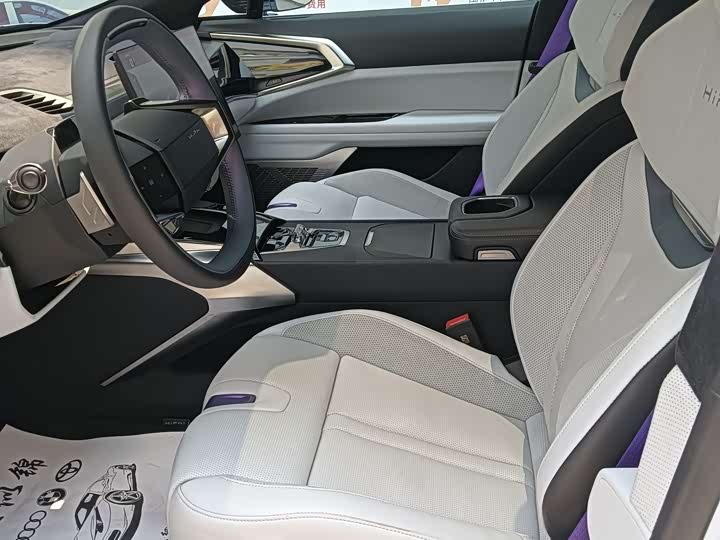 Фото 7 - HiPhi Z