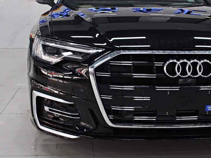 Фото 2 - Audi A6L