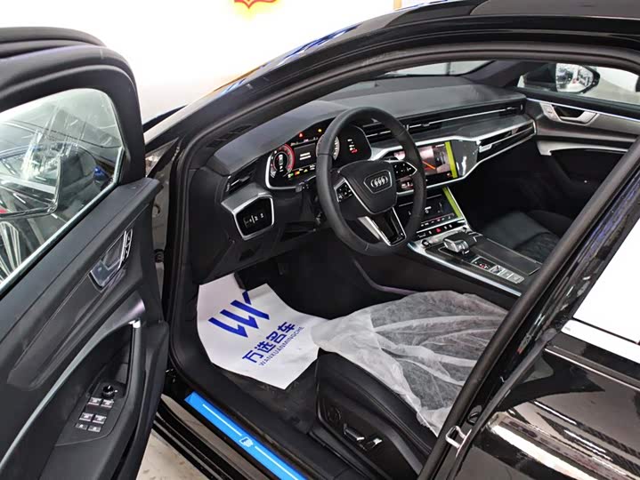 Фото 4 - Audi A6L