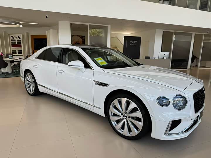 Фото 1 - Bentley Flying Spur Hybrid