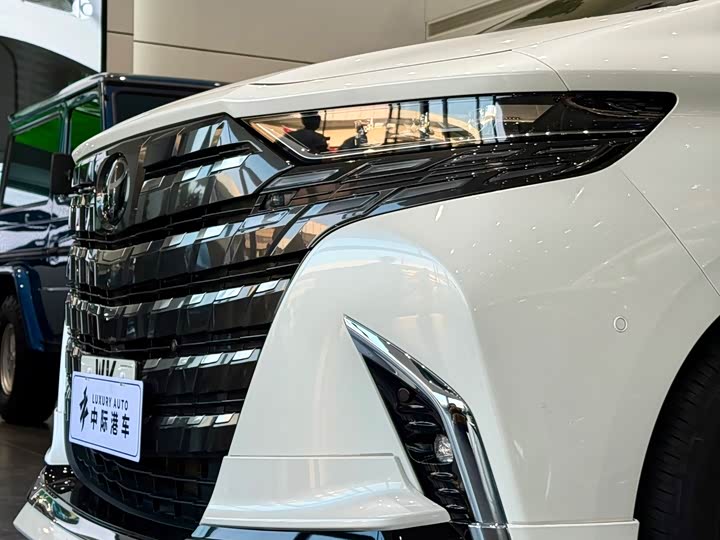 Фото 3 - Toyota Alphard