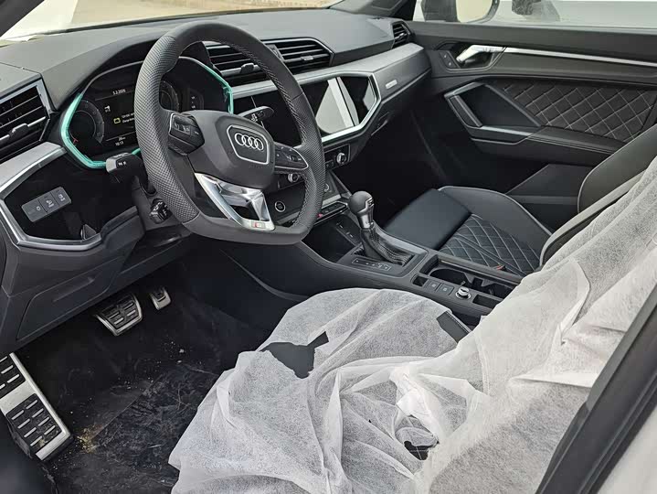 Фото 9 - Audi Q3 Sportback