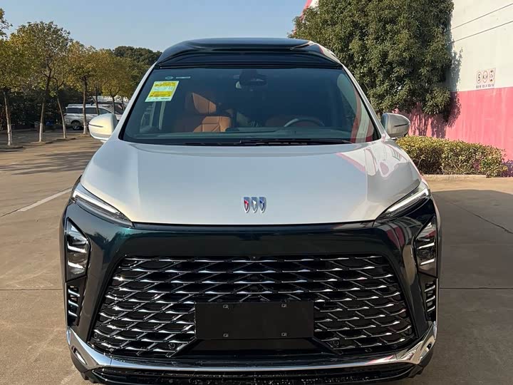 Фото 2 - Buick GL8 Hybrid