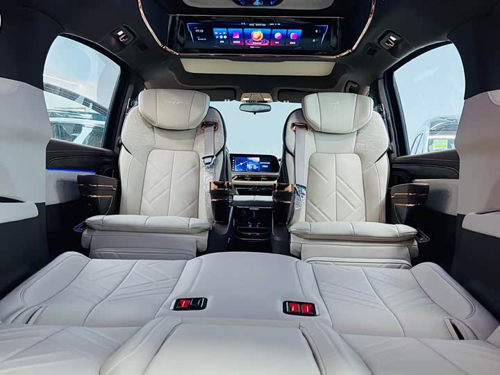 Фото 9 - Buick GL8 Hybrid