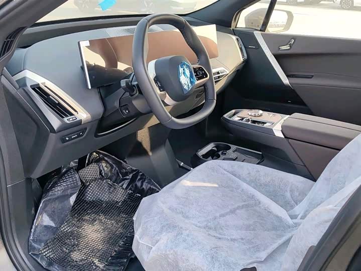 Фото 11 - BMW iX