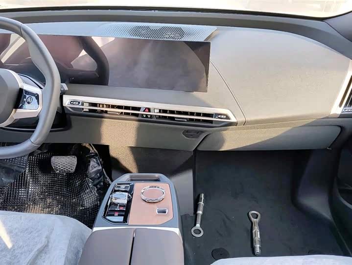 Фото 12 - BMW iX