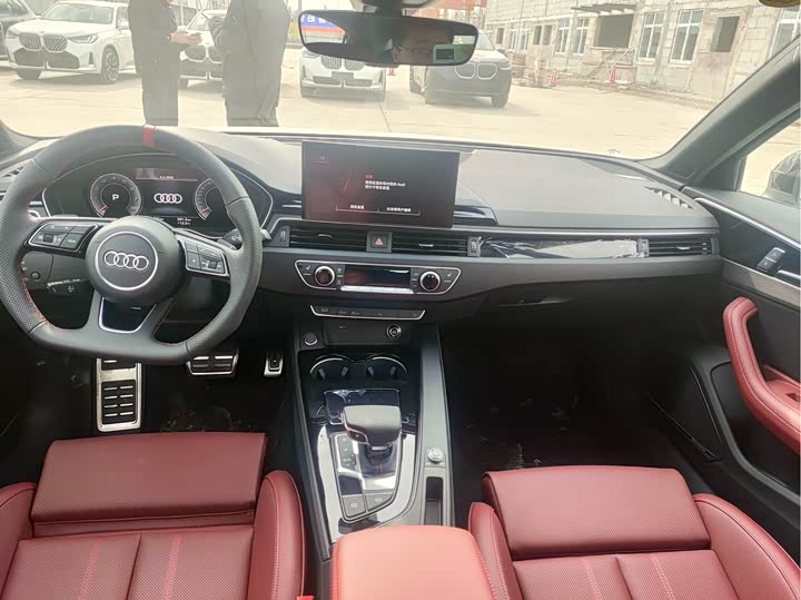 Фото 6 - Audi A4L