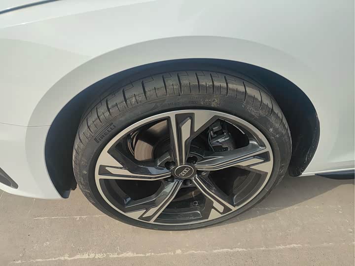 Фото 8 - Audi A4L