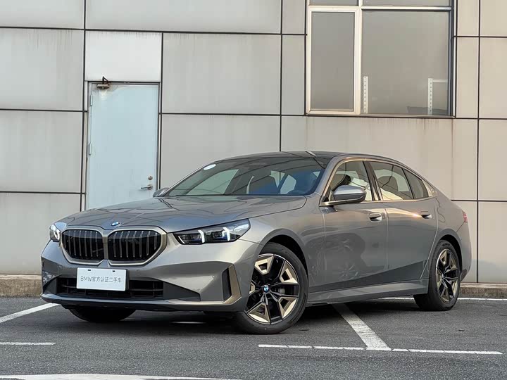 Фото 1 - BMW 5 Series