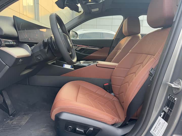 Фото 10 - BMW 5 Series