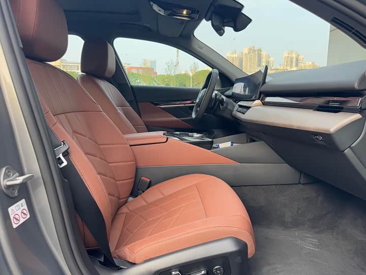 Фото 12 - BMW 5 Series