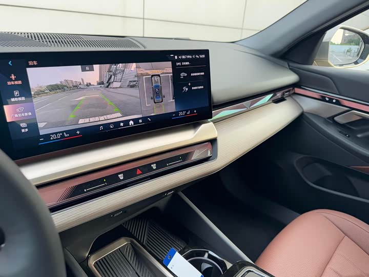 Фото 16 - BMW 5 Series