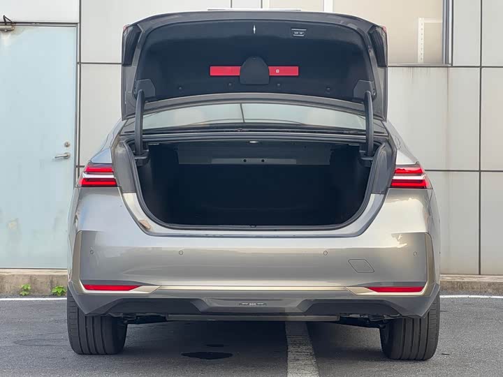 Фото 6 - BMW 5 Series