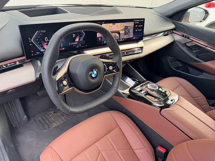 Фото 9 - BMW 5 Series