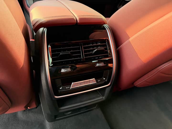 Фото 17 - BMW X5