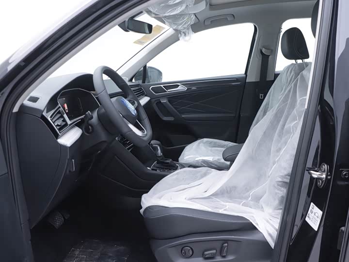 Фото 7 - Volkswagen Tiguan L Hybrid