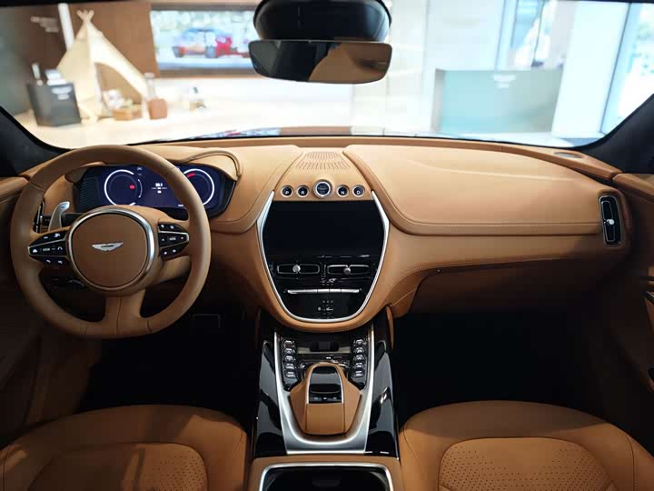 Фото 14 - Aston Martin DBX