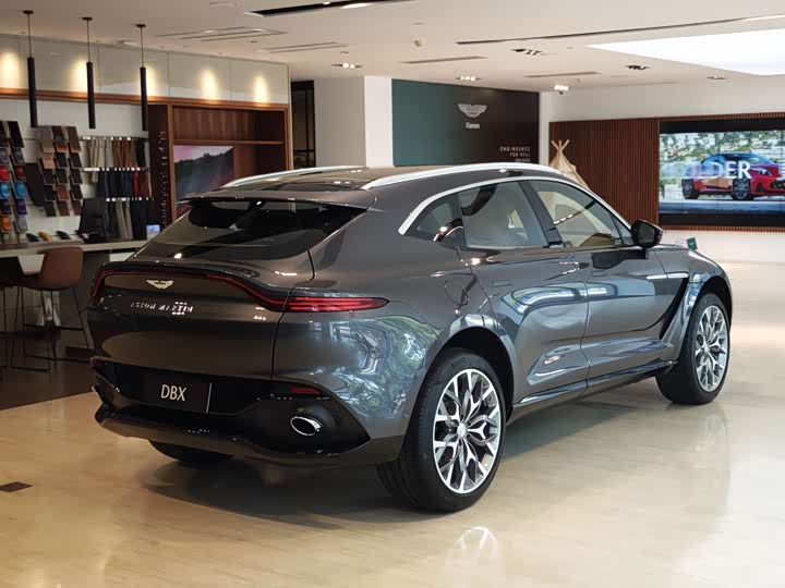 Фото 8 - Aston Martin DBX