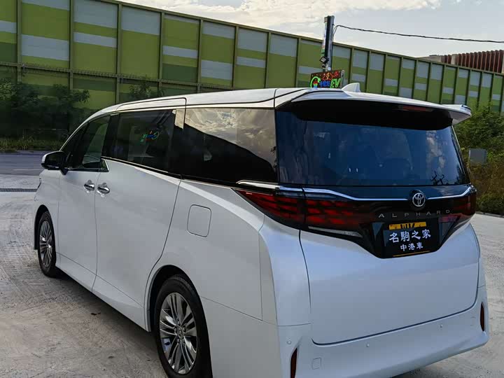 Фото 5 - Toyota Alphard