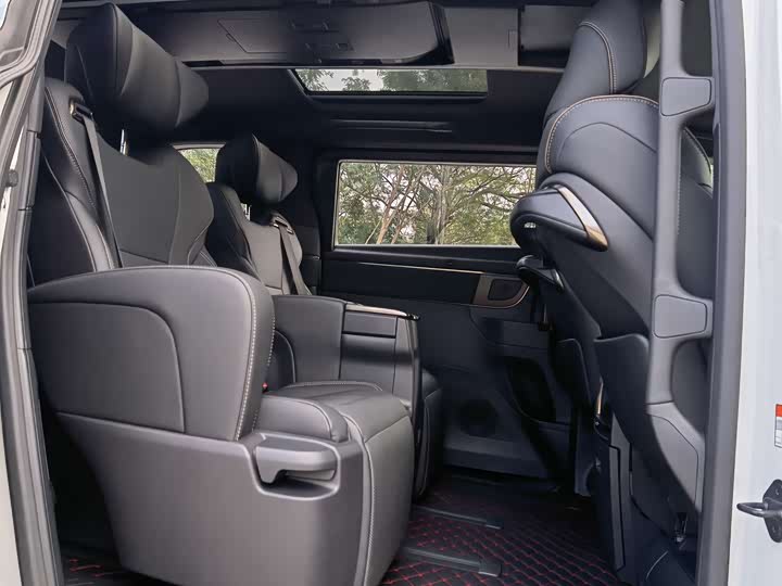 Фото 7 - Toyota Alphard