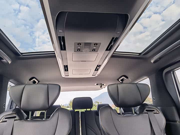 Фото 9 - Toyota Alphard