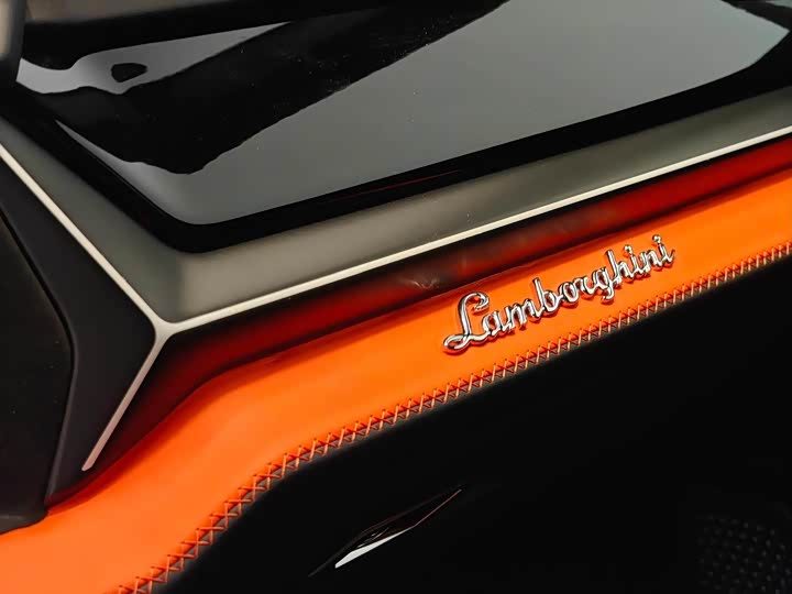 Фото 4 - Lamborghini Urus SE