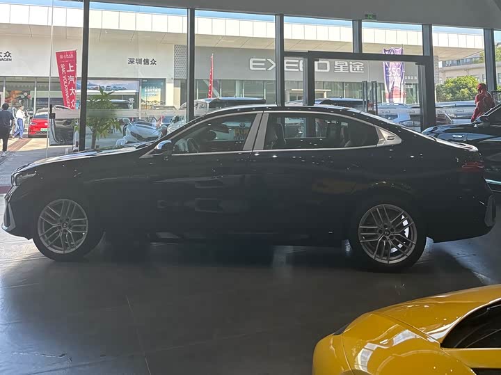 Фото 2 - BMW 5 Series