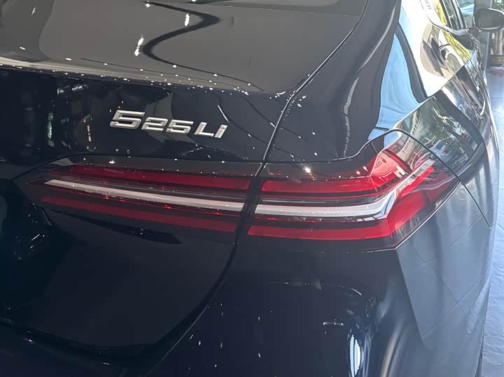 Фото 5 - BMW 5 Series