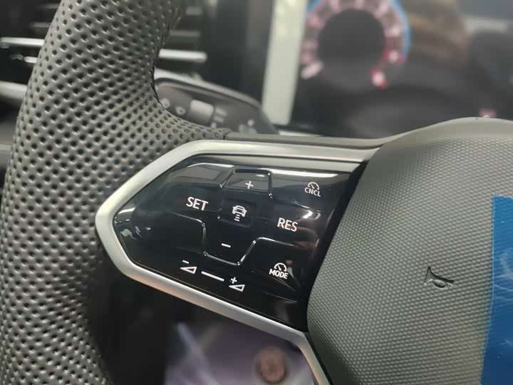 Фото 7 - Volkswagen Passat