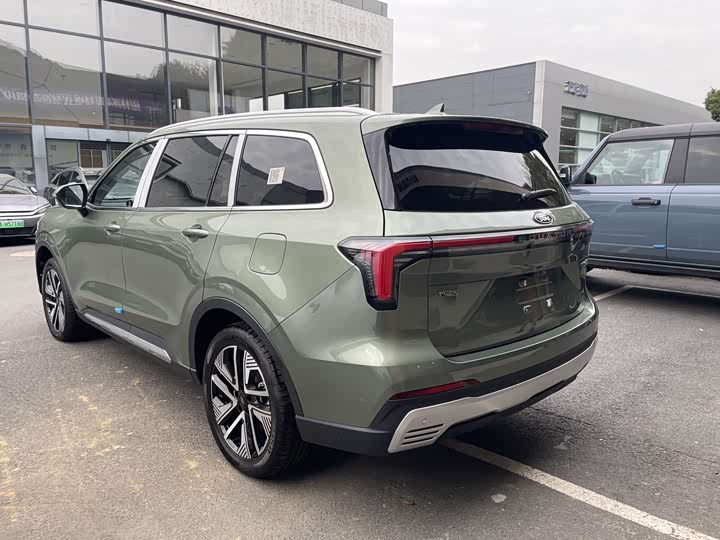 Фото 8 - Ford Equator Hybrid