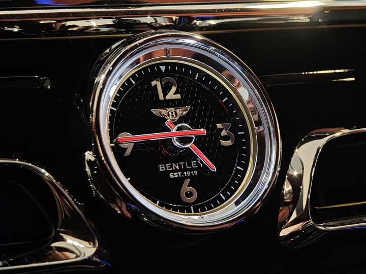 Фото 10 - Bentley Flying Spur