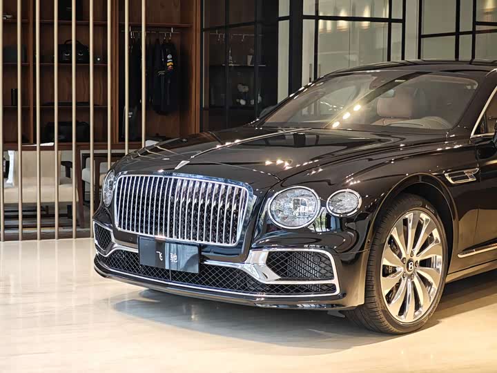 Фото 3 - Bentley Flying Spur