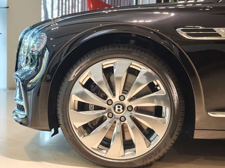 Фото 5 - Bentley Flying Spur