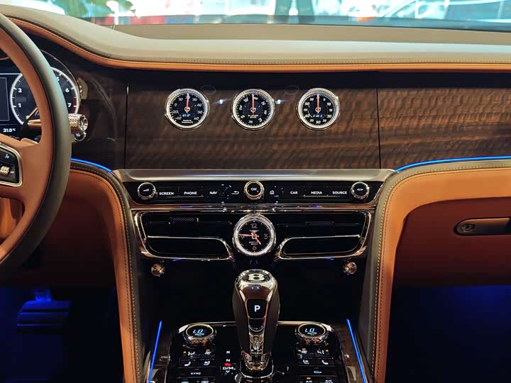 Фото 8 - Bentley Flying Spur