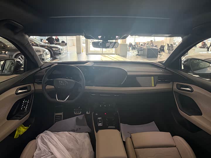 Фото 8 - Audi Q6L e-tron